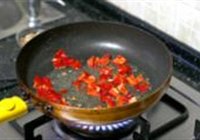 毛豆米炒大头菜的做法 步骤4