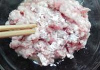 酸豆角炒肉末的做法 步骤3