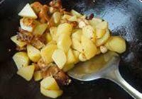 土豆炖鸡块的做法 步骤8