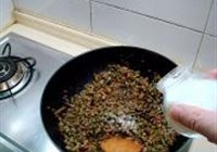 肉末炒酸角的做法 步骤7