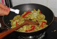 瘦肉炒小脆瓜的做法 步骤8