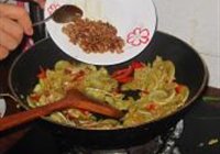 瘦肉炒小脆瓜的做法 步骤9
