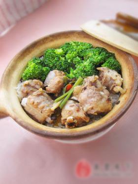 豉香排骨煲仔饭
