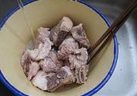 茶树菇牛骨煲的做法 步骤3