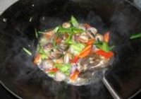豉椒炒蛤蜊的做法 步骤5