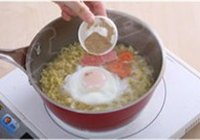 煮方便面的做法 步骤5