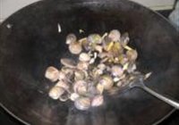 豉椒炒蛤蜊的做法 步骤3