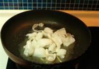 爆炒墨鱼卷的做法 步骤8