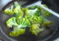虾仁烩杂锦的做法 步骤3