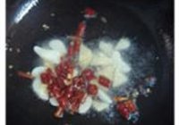 泡椒炒鸡胗的做法 步骤7