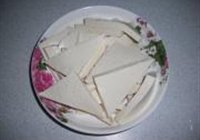 尖椒木耳炒豆腐的做法 步骤2