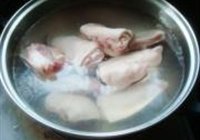 脱骨猪蹄的做法 步骤3