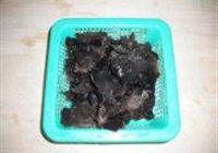 尖椒木耳炒豆腐的做法 步骤1