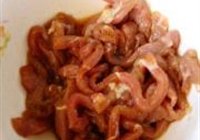 肉丝炒豇豆的做法 步骤2