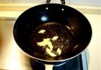桃仁鸡丁的做法 步骤7