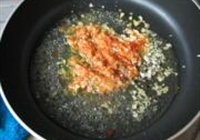 泡菜淋鸡腿的做法 步骤6