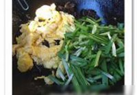 木耳炒韭菜的做法 步骤5
