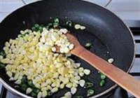 玉米粒炒肉泥的做法 步骤7