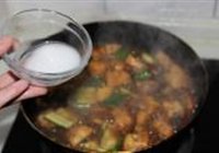 蒜烧深海鲈鱼的做法 步骤9