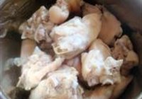 脱骨猪蹄的做法 步骤5