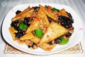 尖椒木耳炒豆腐
