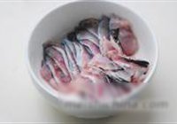 酸菜鱼的做法 步骤2