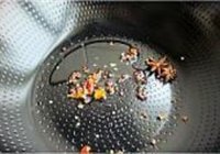 酸菜肥肠煲的做法 步骤4