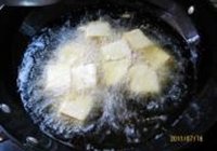 油豆腐酿肉汤煲的做法 步骤2