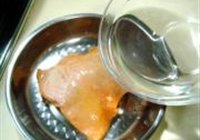 蒜香脆皮鸭腿的做法 步骤7
