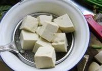油豆腐酿肉汤煲的做法 步骤1