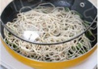 扁豆焖面的做法 步骤9