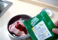 蒜香脆皮鸭腿的做法 步骤2