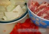 豆腐炒肉片的做法 步骤1