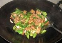 辣椒炒肉的做法 步骤8