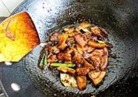 土豆烧肉的做法 步骤10