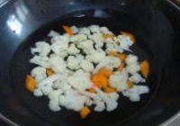 菜花鹌鹑蛋的做法 步骤5