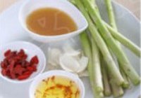 鸡汤鲜炒芦笋的做法 步骤1