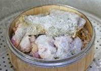 剁椒粉蒸鲶鱼的做法 步骤3