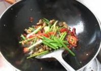 辣子田鸡的做法 步骤9