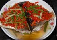剁椒鱼头的做法 步骤10