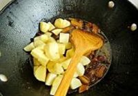 土豆烧肉的做法 步骤14