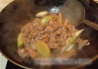 胡萝卜炖牛腩的做法 步骤6