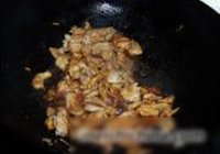 大葱爆肉的做法 步骤5