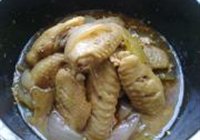 蒜香鸡翅煲的做法 步骤10