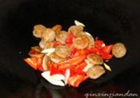 辣椒炒鱼饼的做法 步骤4
