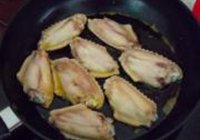 蚝油焖鸡翅的做法 步骤2