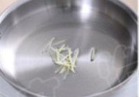 鸡汤鲜炒芦笋的做法 步骤4