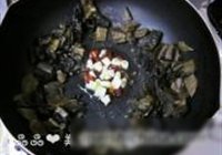 酸菜炒牛肉的做法 步骤9