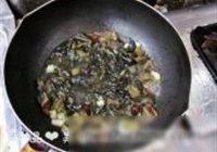 酸菜炒牛肉的做法 步骤10