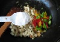 泡菜炒鸡丁的做法 步骤5